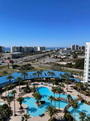 Top floor Condo in Palms of Destin Resort. Water view.